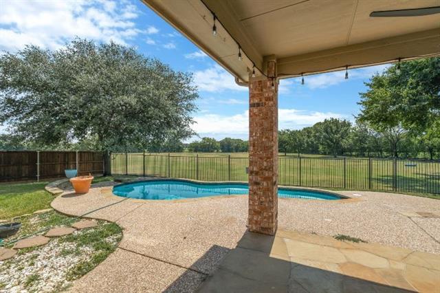 Building Photo - 3812 Lakeway Dr