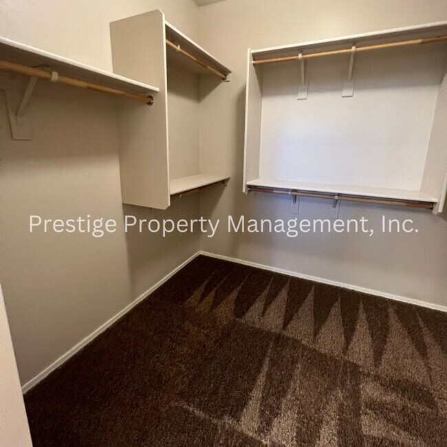 Building Photo - 3BD+Den/3BA Marana Home With Wonderful Community Amenities!