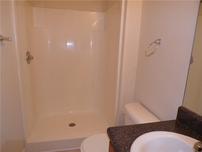 Building Photo - 38 Middlebrook Dr