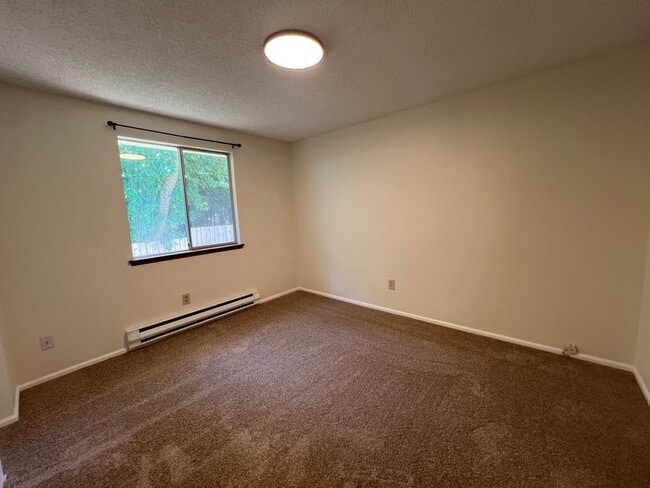 Building Photo - 1496 Saddle Club Rd SE