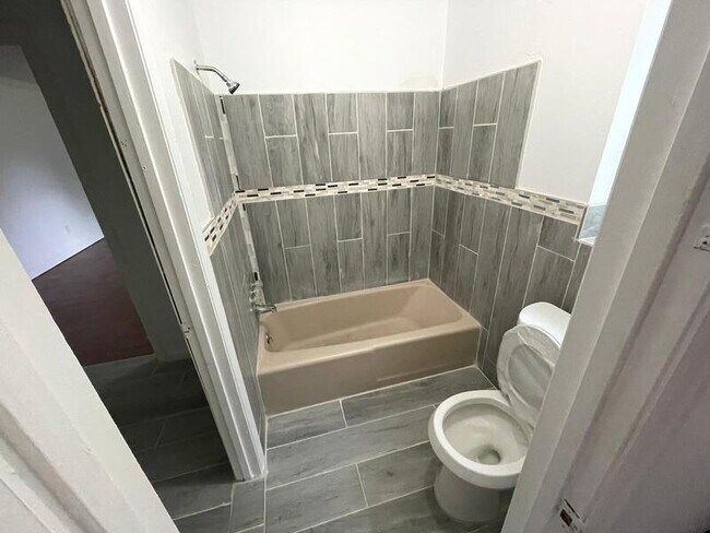 Building Photo - 1674 Louis Dr