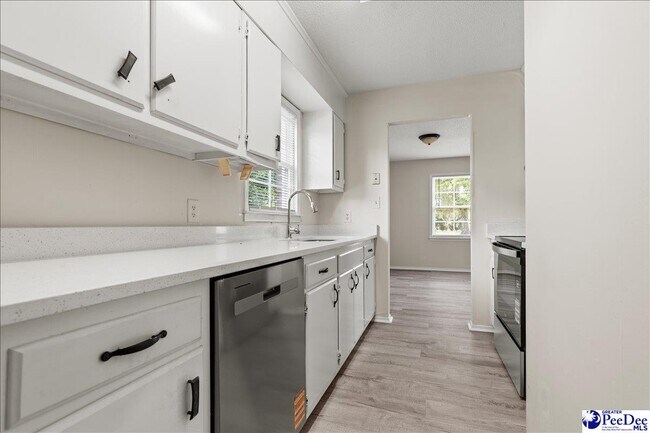 Building Photo - 319 Revell Dr