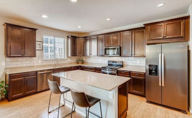 Building Photo - 7410 S Robertsdale Way