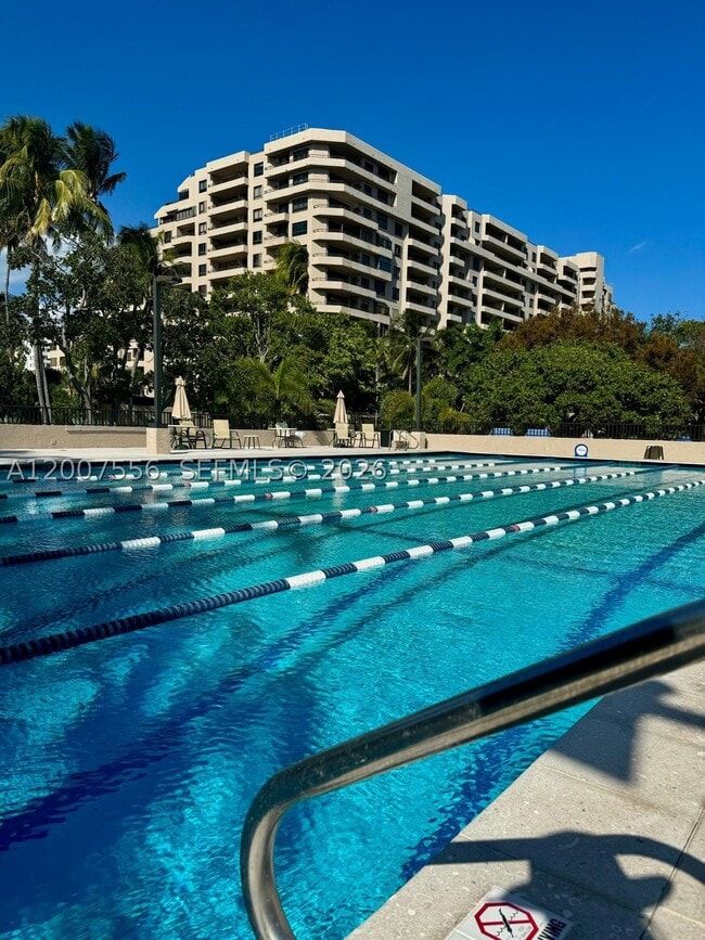 Building Photo - 276 Crandon Blvd