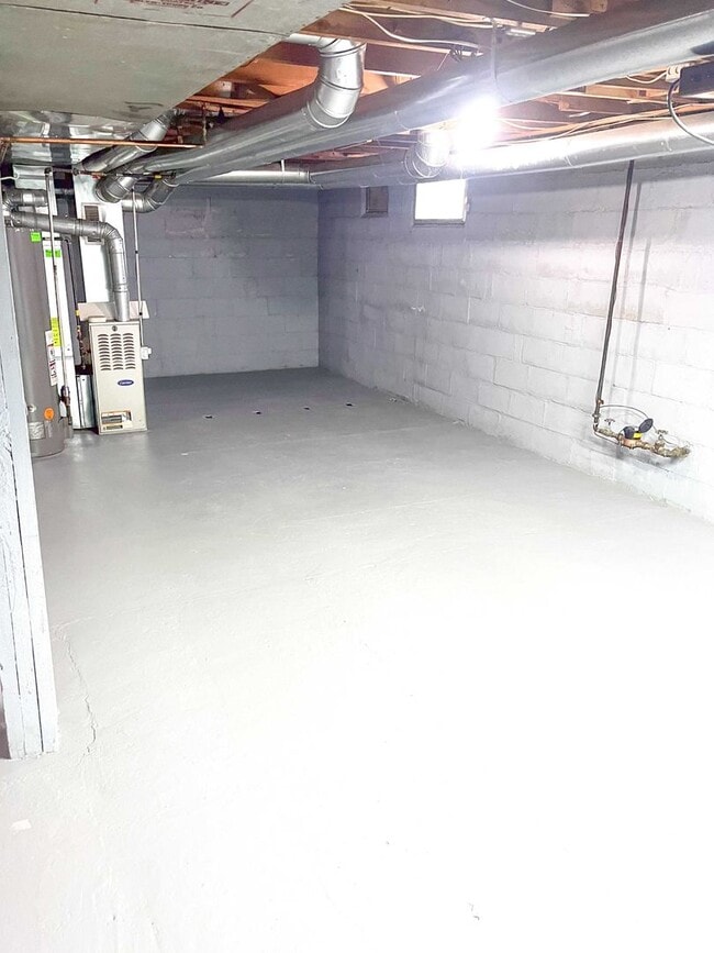 Building Photo - 2 bed 1 bath home