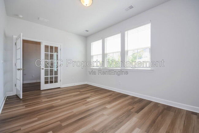 Building Photo - 603 McLernon Trce