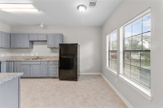 Building Photo - 9610 Buffum St