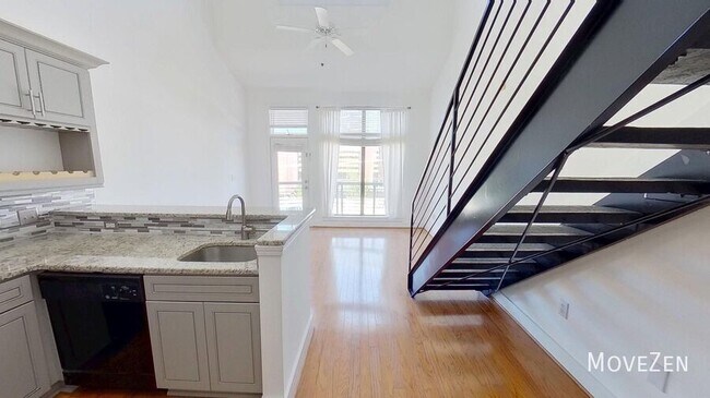 Building Photo - 115 E Park Ave