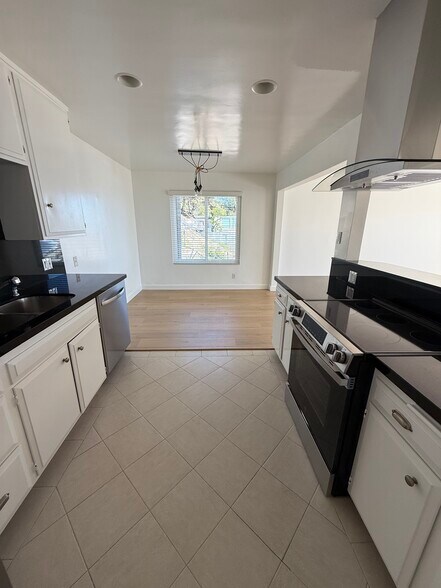 Building Photo - 18139 Coastline Dr