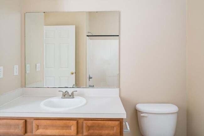 Building Photo - 3 bedroom in Jacksonville FL 32256