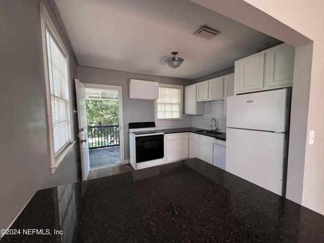 Building Photo - 2 bedroom in Jacksonville FL 32205