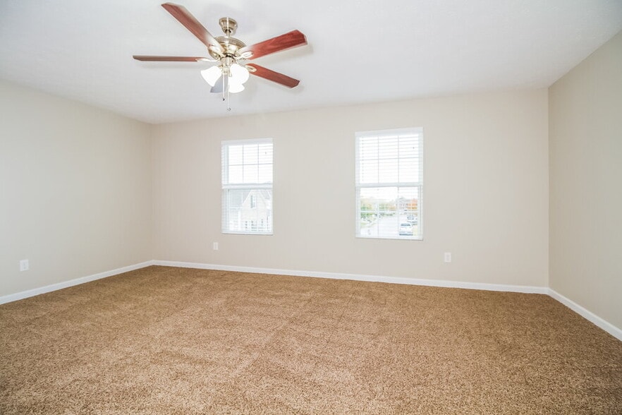 Building Photo - 640 Elderberry Way