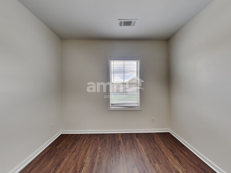 Building Photo - 146 Cottontail Ln