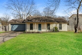 Building Photo - 511 Sanders Ln