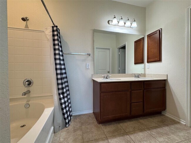 Building Photo - 7607 Lazy Creek Dr