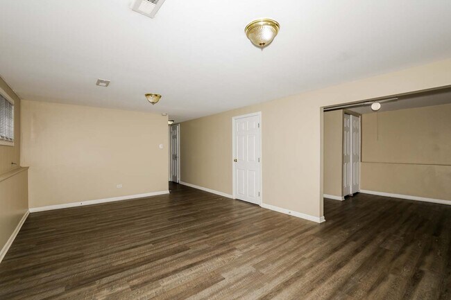 Building Photo - 1381 Alberta Ct
