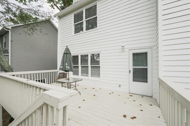 Building Photo - 4085 Pineset Dr