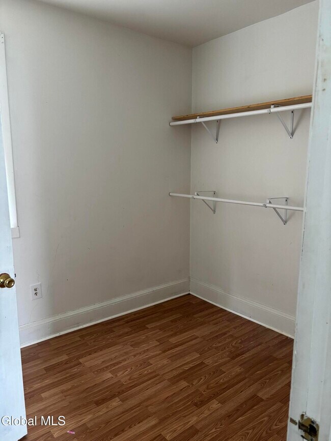 Building Photo - 1633 Carrie St