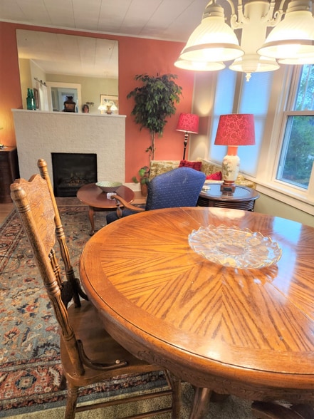 Building Photo - 204 E 3rd Ave