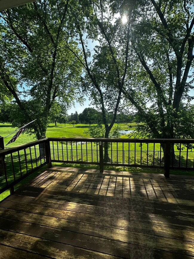 Building Photo - Charming 2-Bedroom, 2-Bathroom Home Overlo...