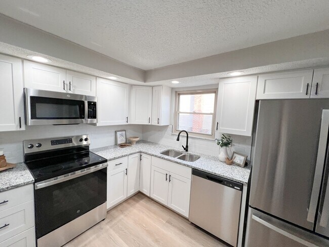 Building Photo - 7034 Rockhaven Pl