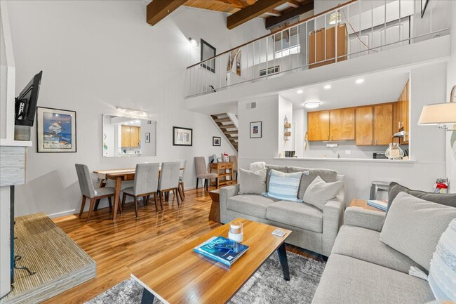 Building Photo - SKI LEASE:  Updated Townhome in Wooded, Central North Lake Location!