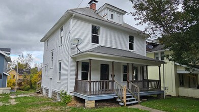 Building Photo - 3 bedroom 1 bath single family home in Man...
