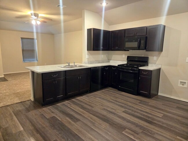 Building Photo - 9704 Saddle Dr