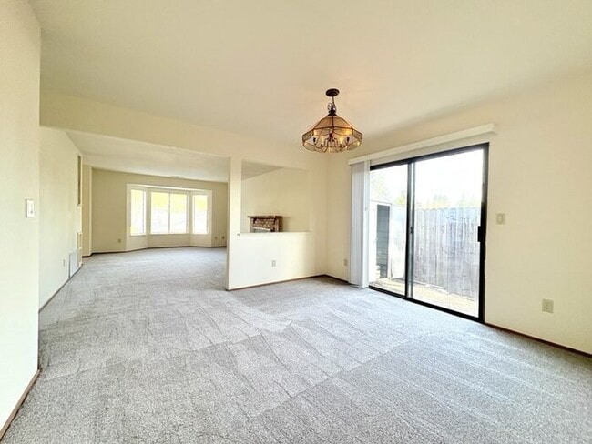 Building Photo - Beautiful Well Kept 3 bedroom for Rent - Folsom