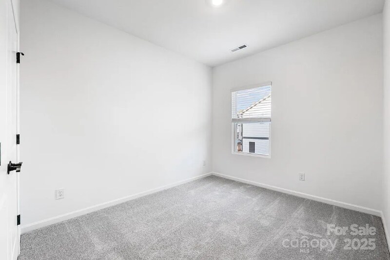 Building Photo - 1613 Blanche St