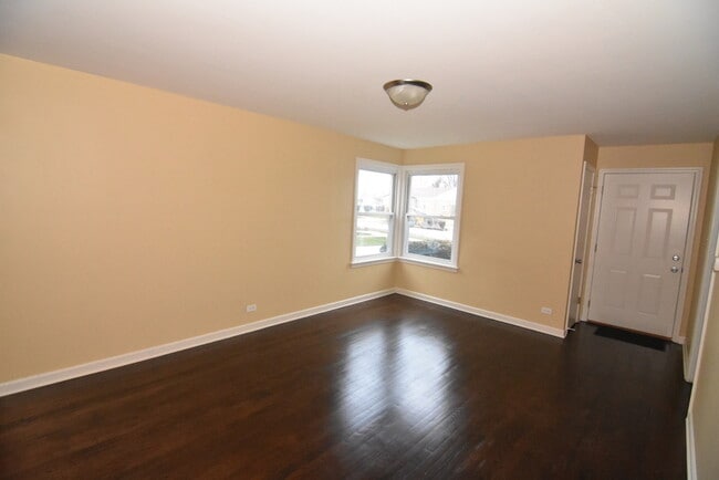 Building Photo - 2710 Reuter Ave