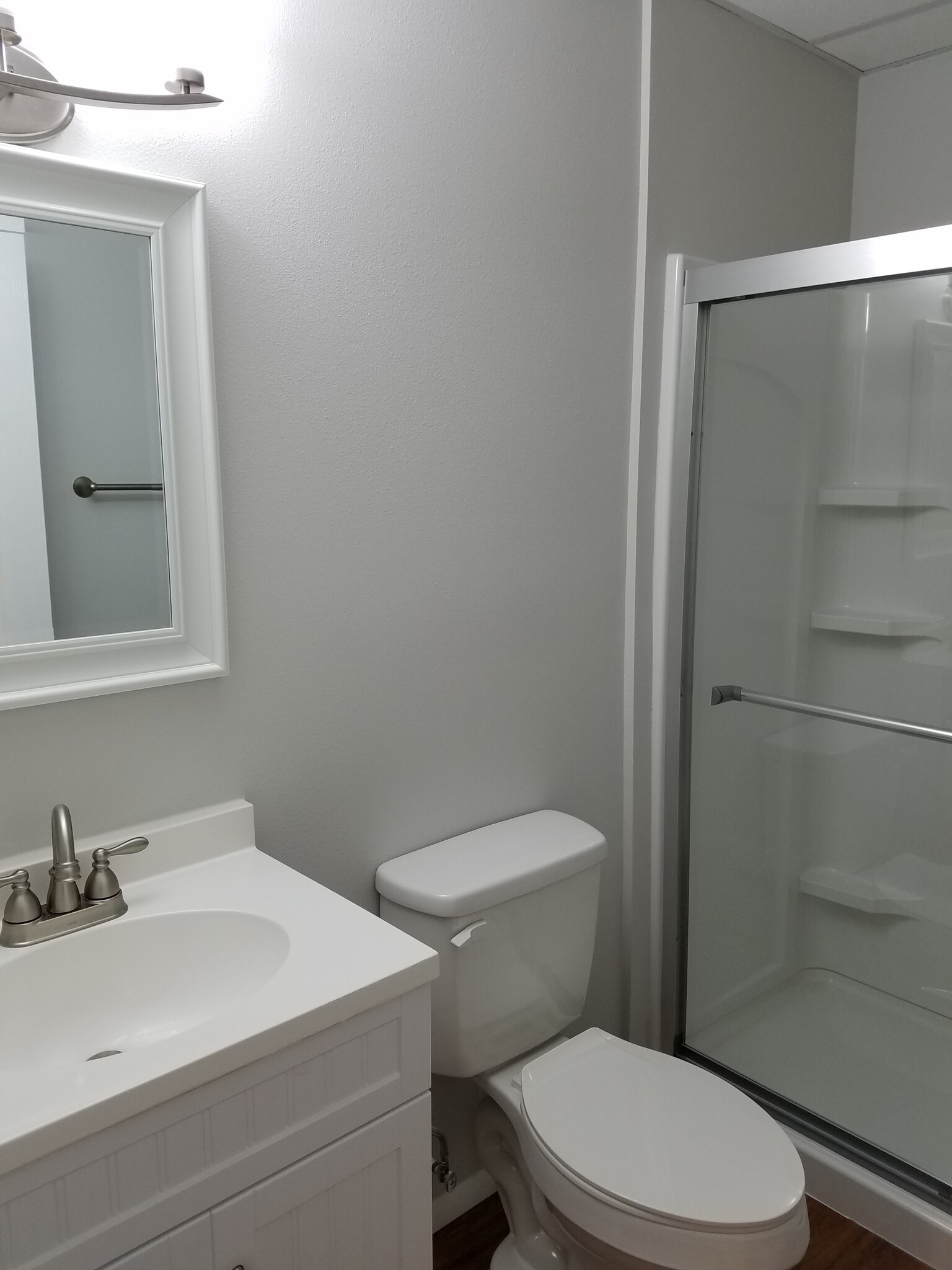 Building Photo - 115 E 4th Ave