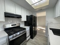 Building Photo - Located in the charming city of San Marcos This 2 bedroom 2 bathroom available on June