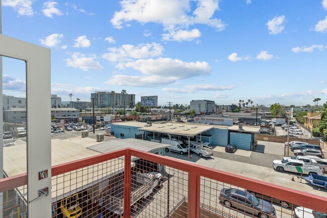 Building Photo - 5617 Klump Ave