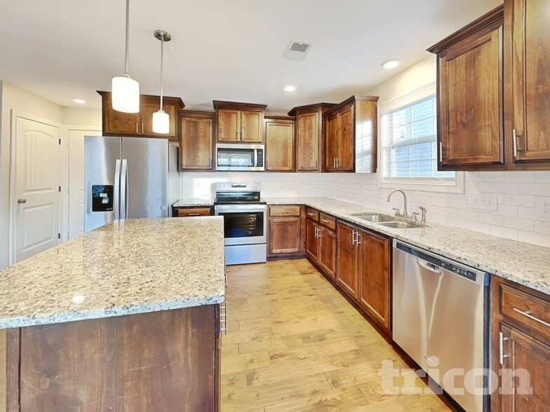 Building Photo - 1259 Magnum Dr