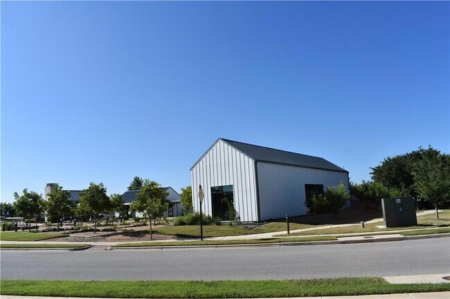 Building Photo - 245 Crystal Brook Dr