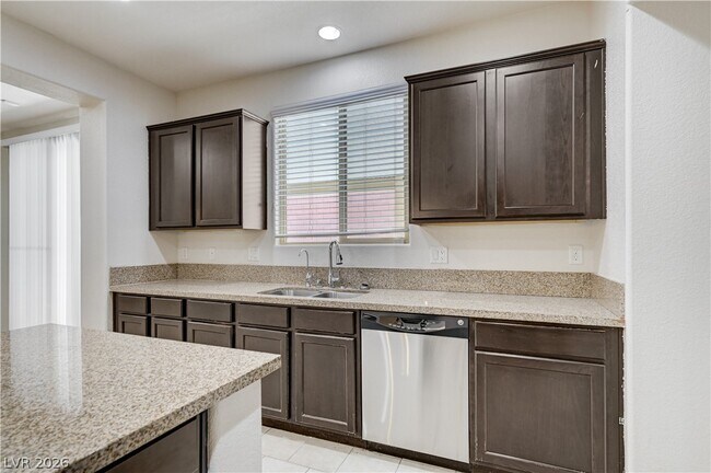 Building Photo - 6637 Cliff Shore Ct