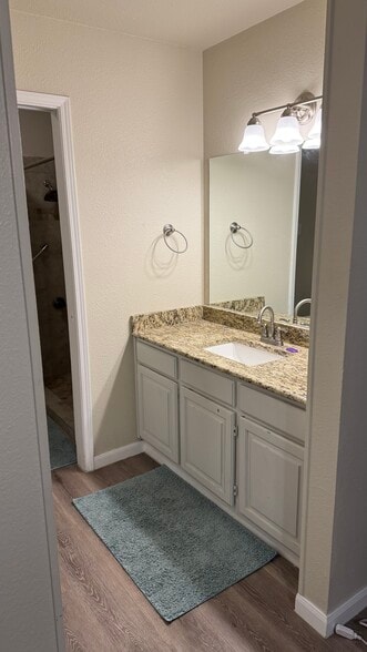 Master Bathroom (2) - 356 W Harwood Rd