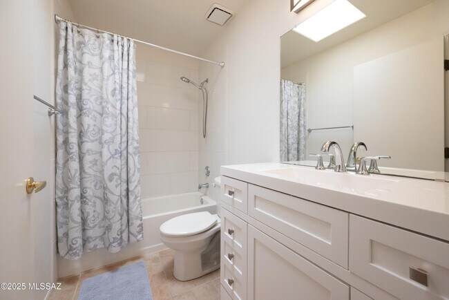 Building Photo - 4339 E Samantha Dr