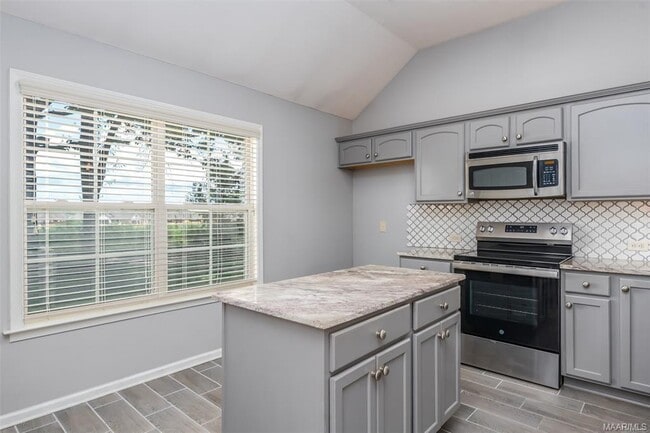 Building Photo - 9025 Saw Tooth Loop