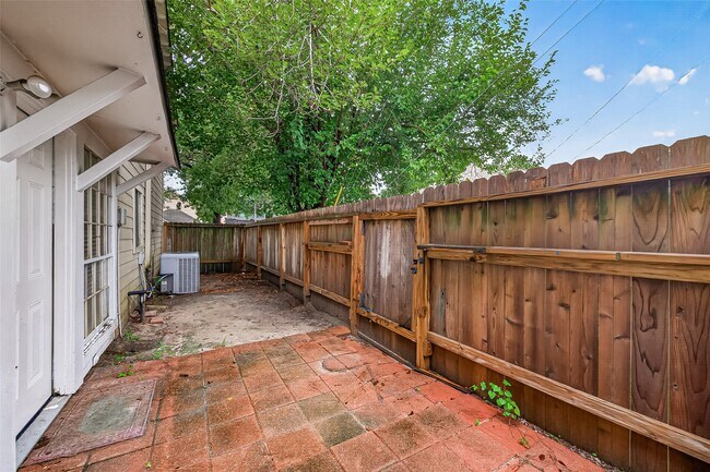 Building Photo - 14030 Cashel Forest Dr
