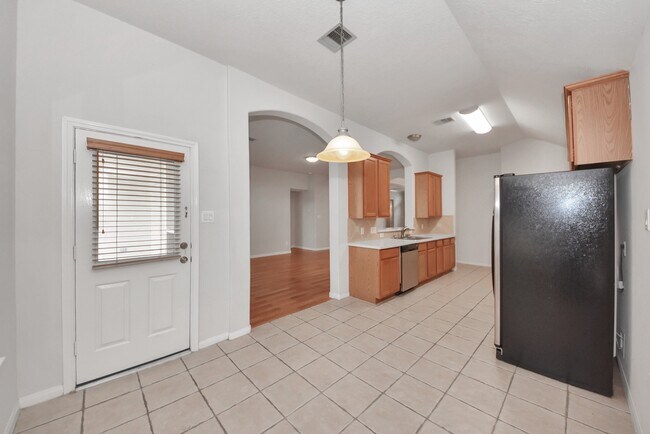 Building Photo - 8719 Sailing Dr