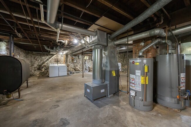 Building Photo - 149 Winslow Ave