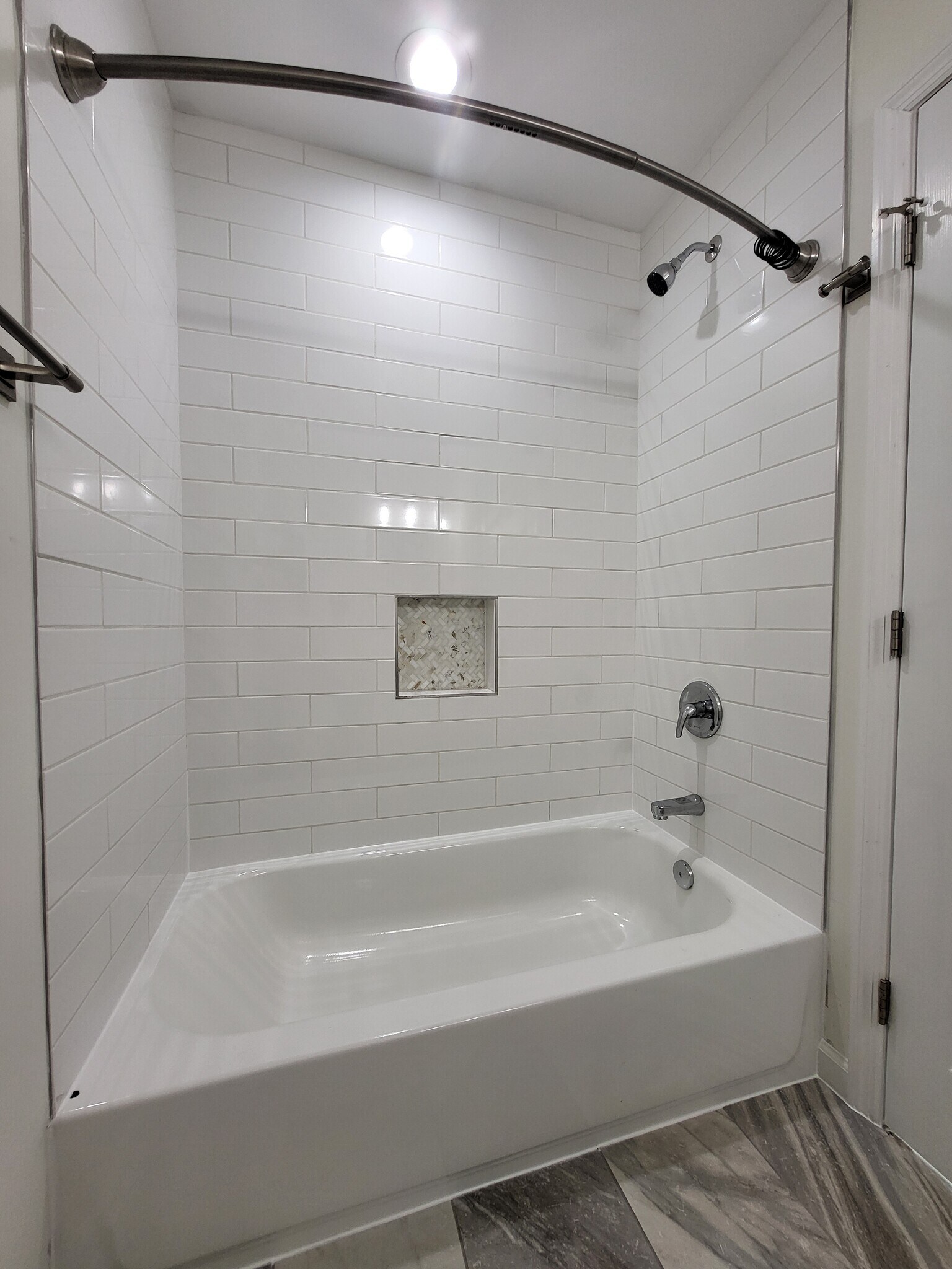 Master bathroom - 1512A Sweetbriar Ave