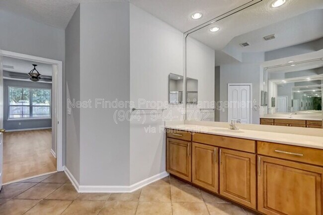 Building Photo - 6132 White Tip Rd