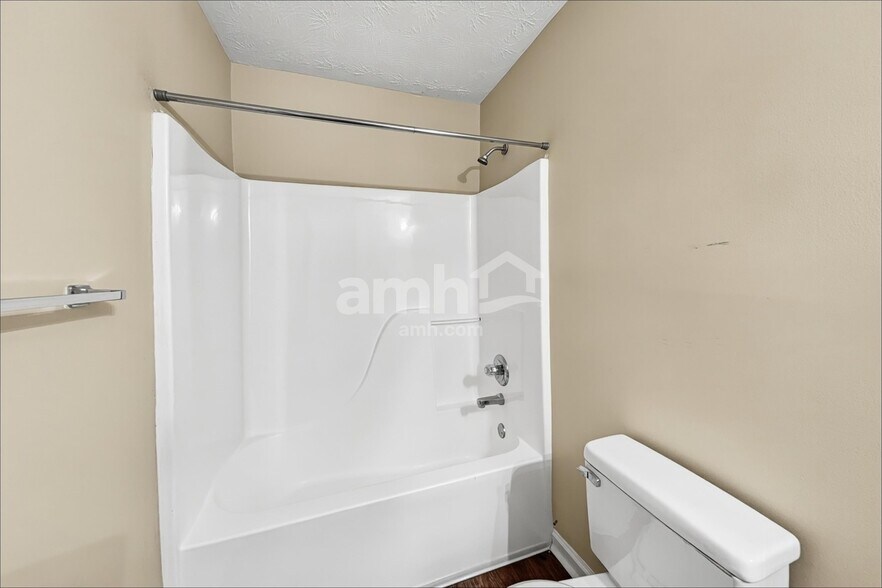 Building Photo - 451 Bellingham Dr