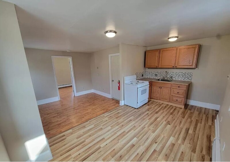 Building Photo - 335 Broad St