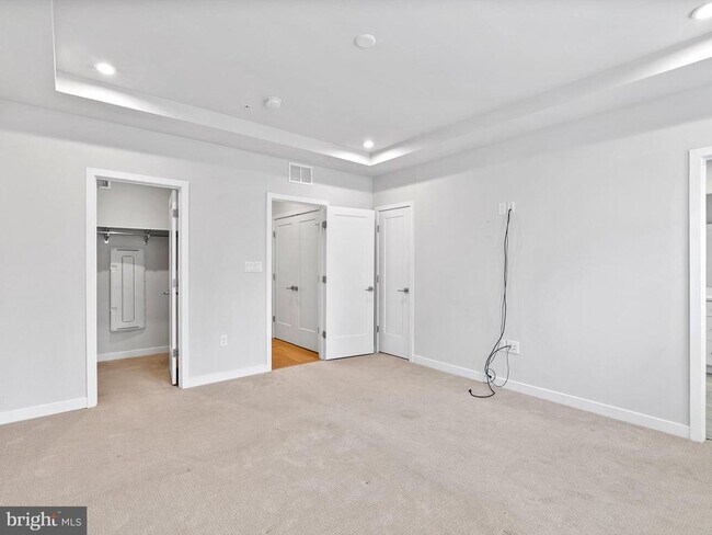 Building Photo - 7465 Backett Wood Ter