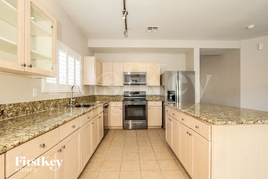 Building Photo - 2127 S Luther