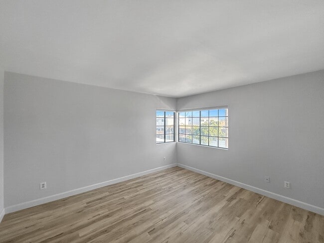 Building Photo - Stunning 2BD/1BA W/ In-Unit laundry, AC, and Reserved Parking in North Park!